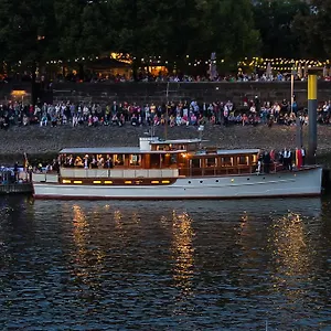 Hotelschiff Nedeva BRE